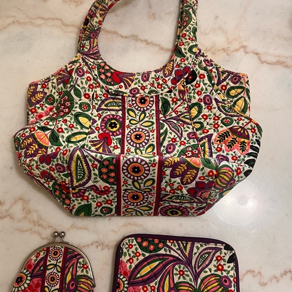 Vera Bradley Carson Floral Shoulder Bag Matching Wallet and Kiss Lock Coin Bag - Picture 4 of 15